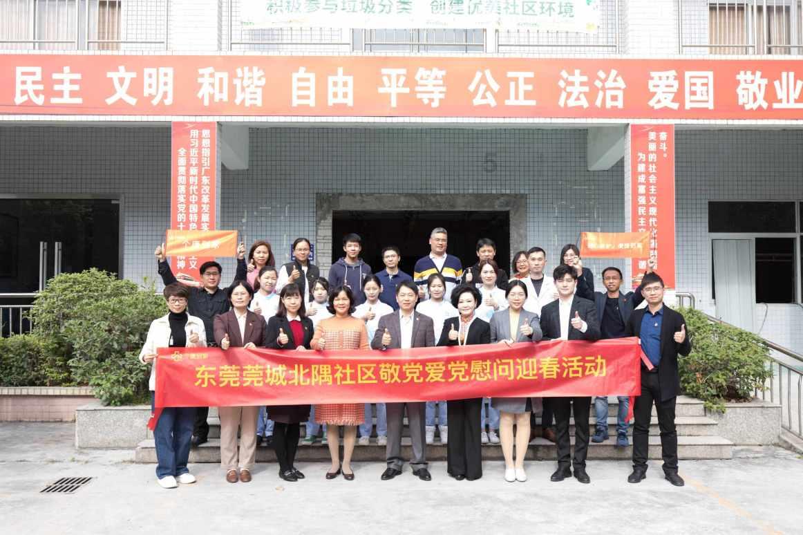 为了父母留在本地工作，还是去外地工作好，应该怎么选择？